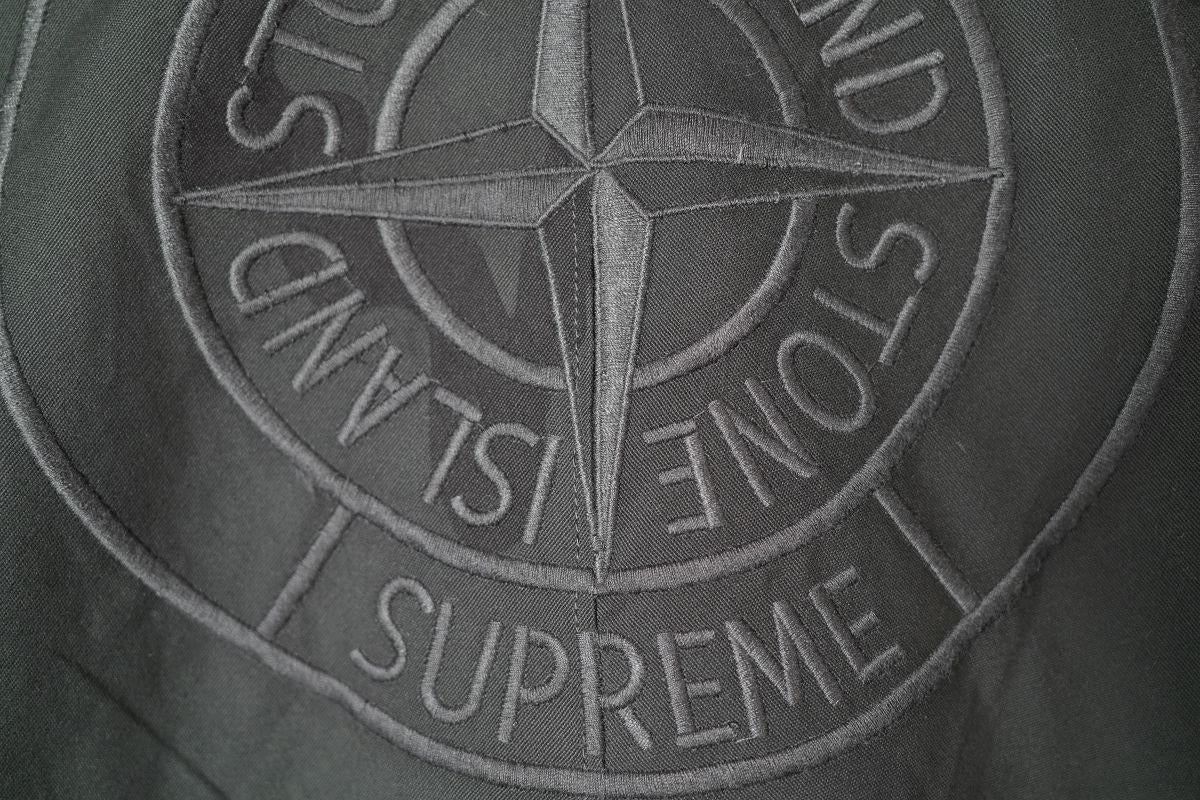 Jaqueta Stone x Supreme