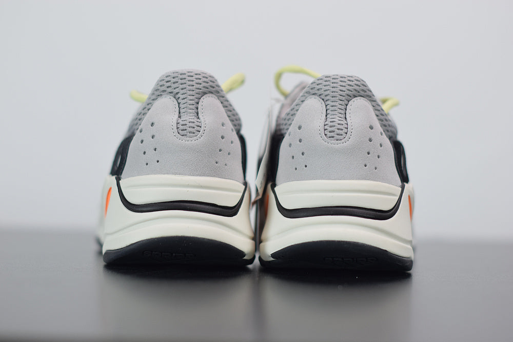 Tênis Yeezy Boost 700 Wave Runner (2017/2023)