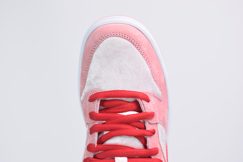 Tênis Nike SB Dunk Low Strangelove
