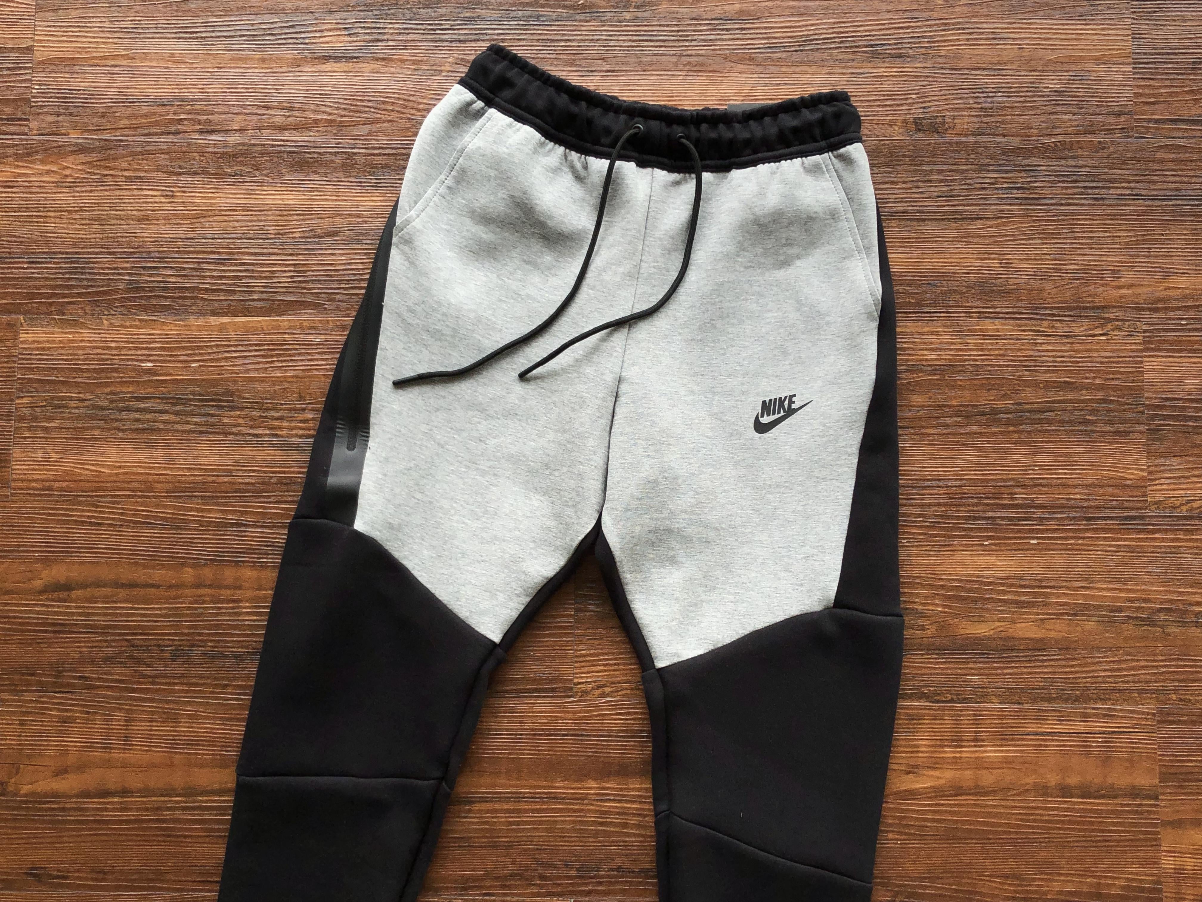 Conjunto Tech Fleece Black / Grey