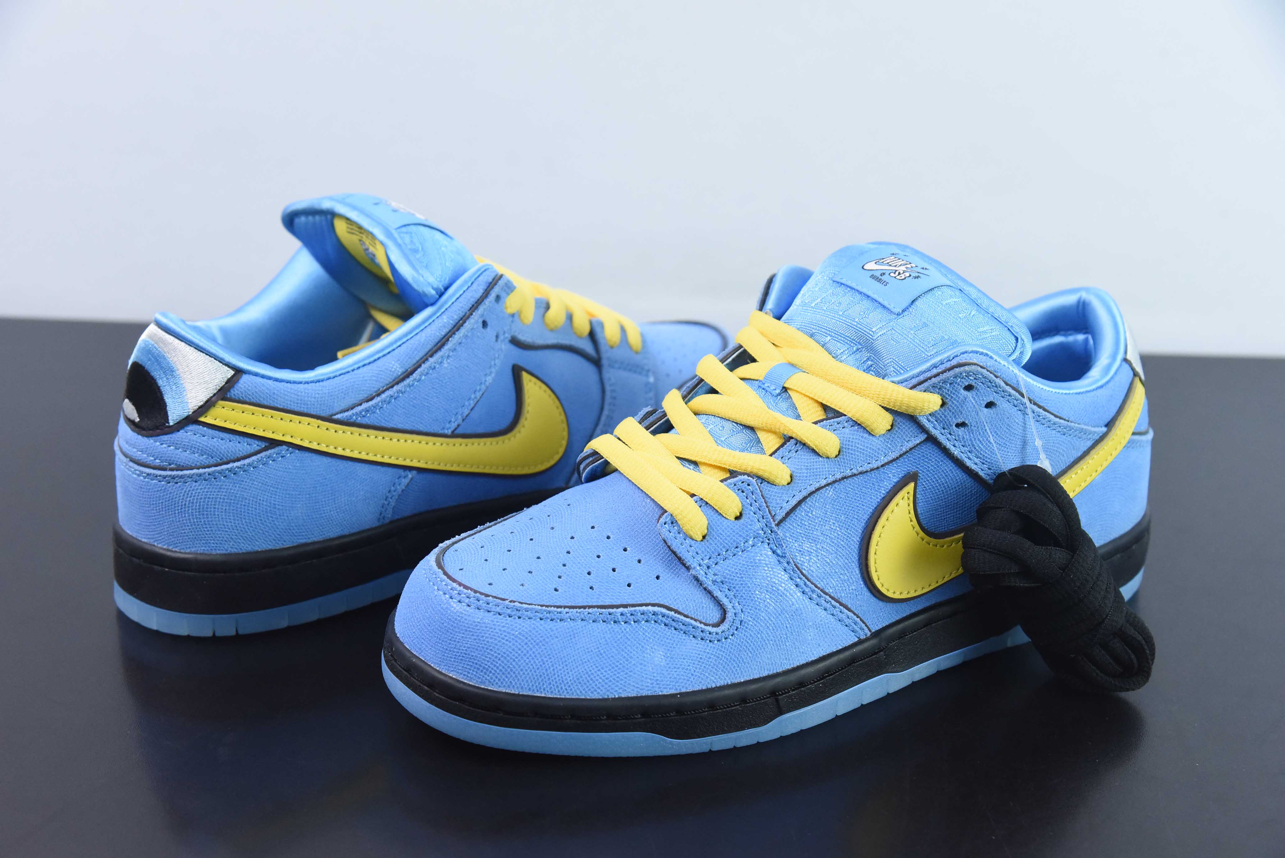 Tênis The Powerpuff Girls x Nike SB Dunk Low Bubbles