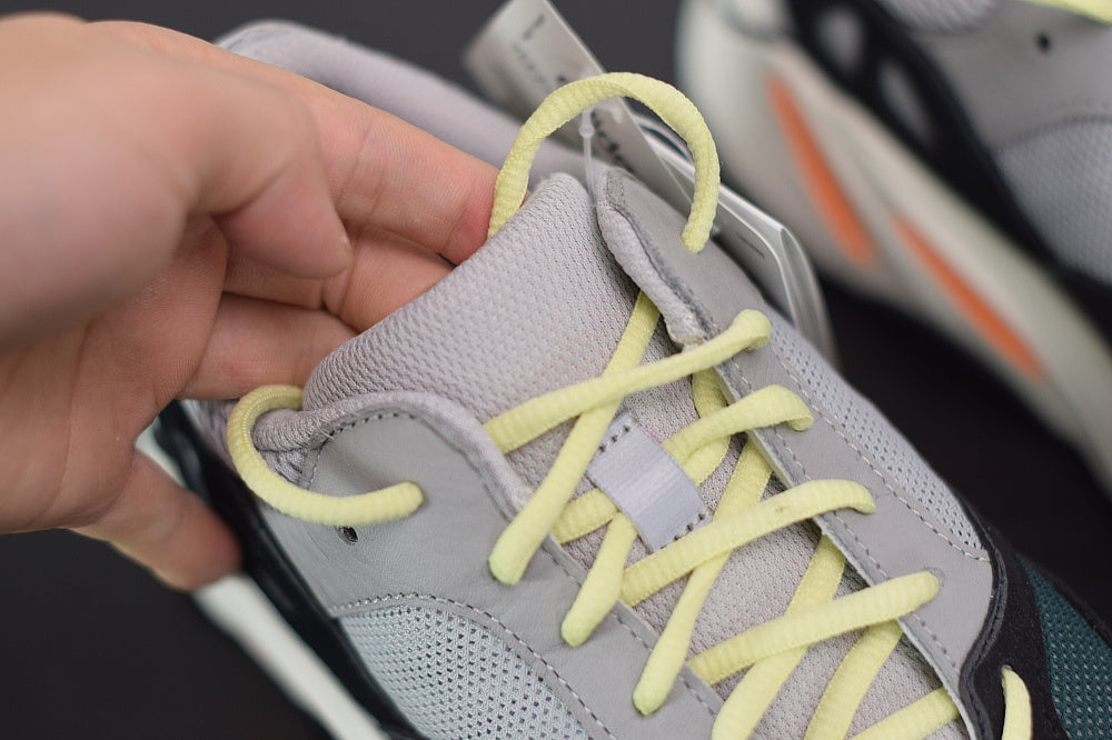 Tênis Yeezy Boost 700 Wave Runner (2017/2023)