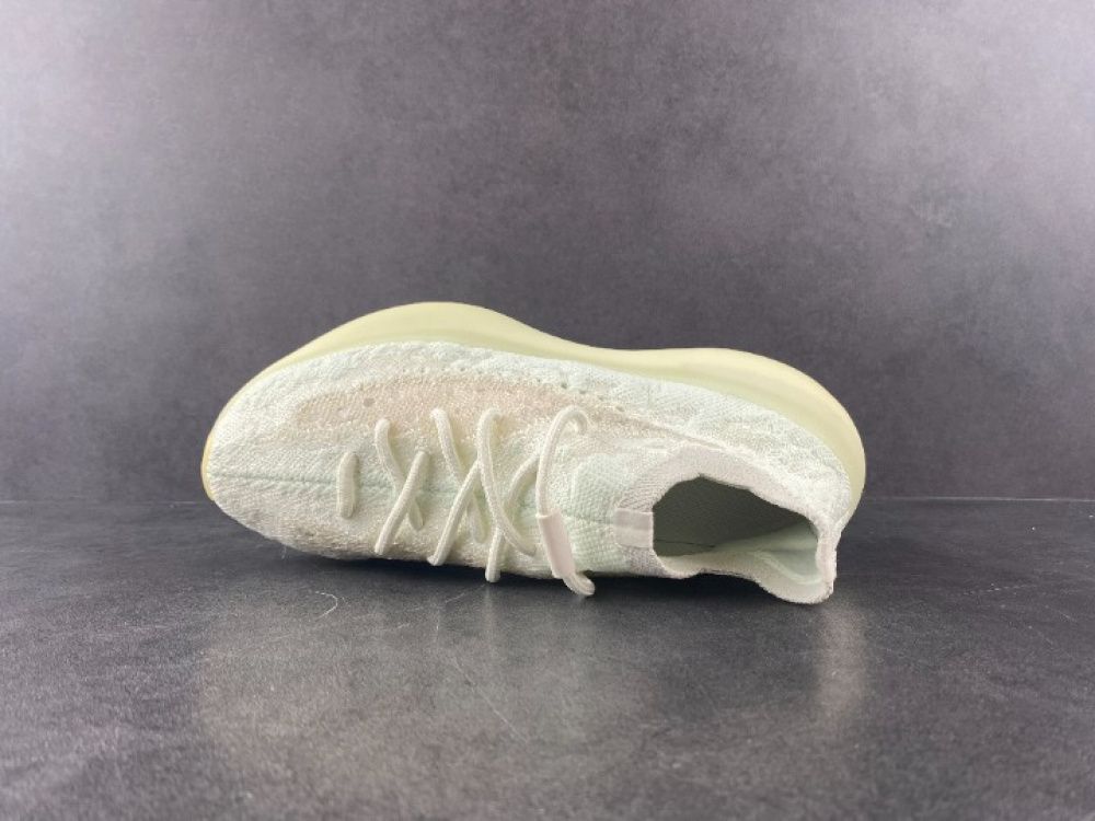 Tênis Adidas Yeezy Boost 380 Calcite Glow