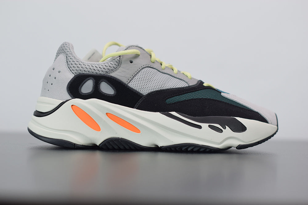 Tênis Yeezy Boost 700 Wave Runner (2017/2023)