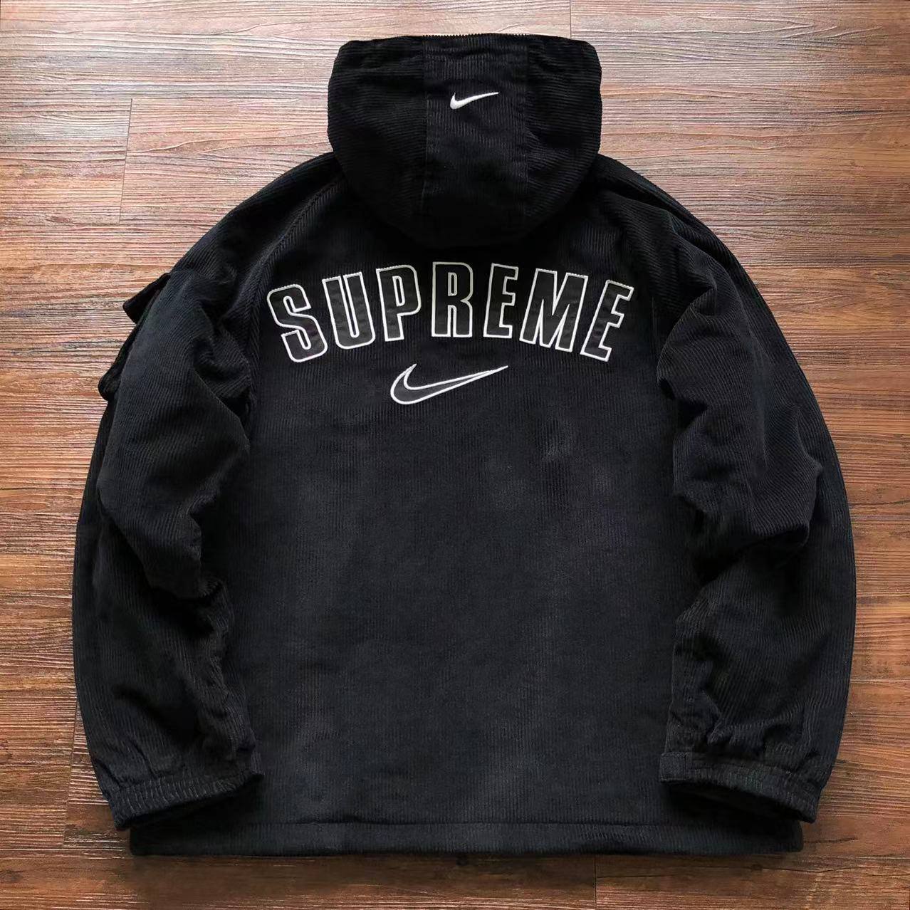 Jaqueta Supreme x Nike