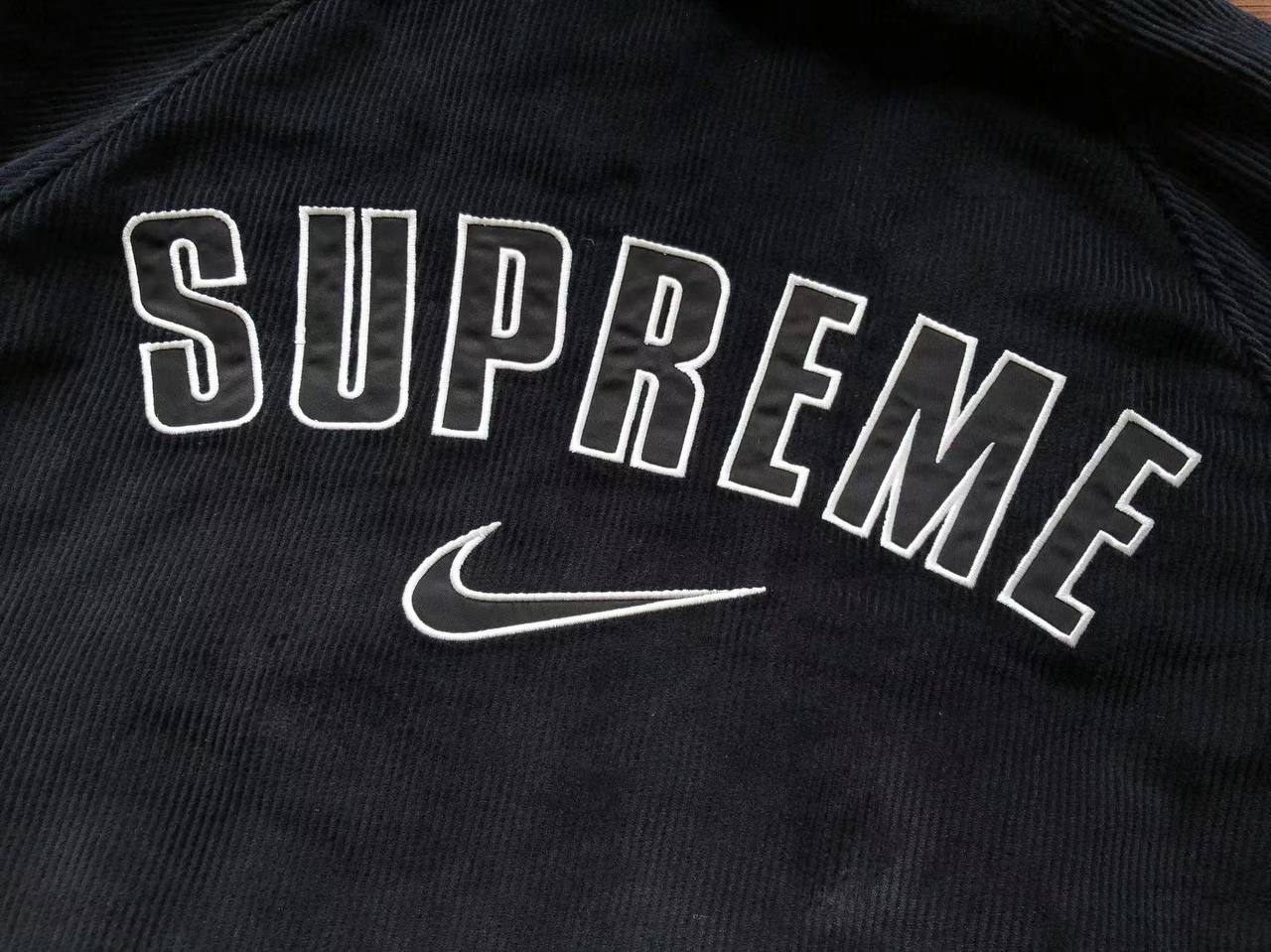Jaqueta Supreme x Nike