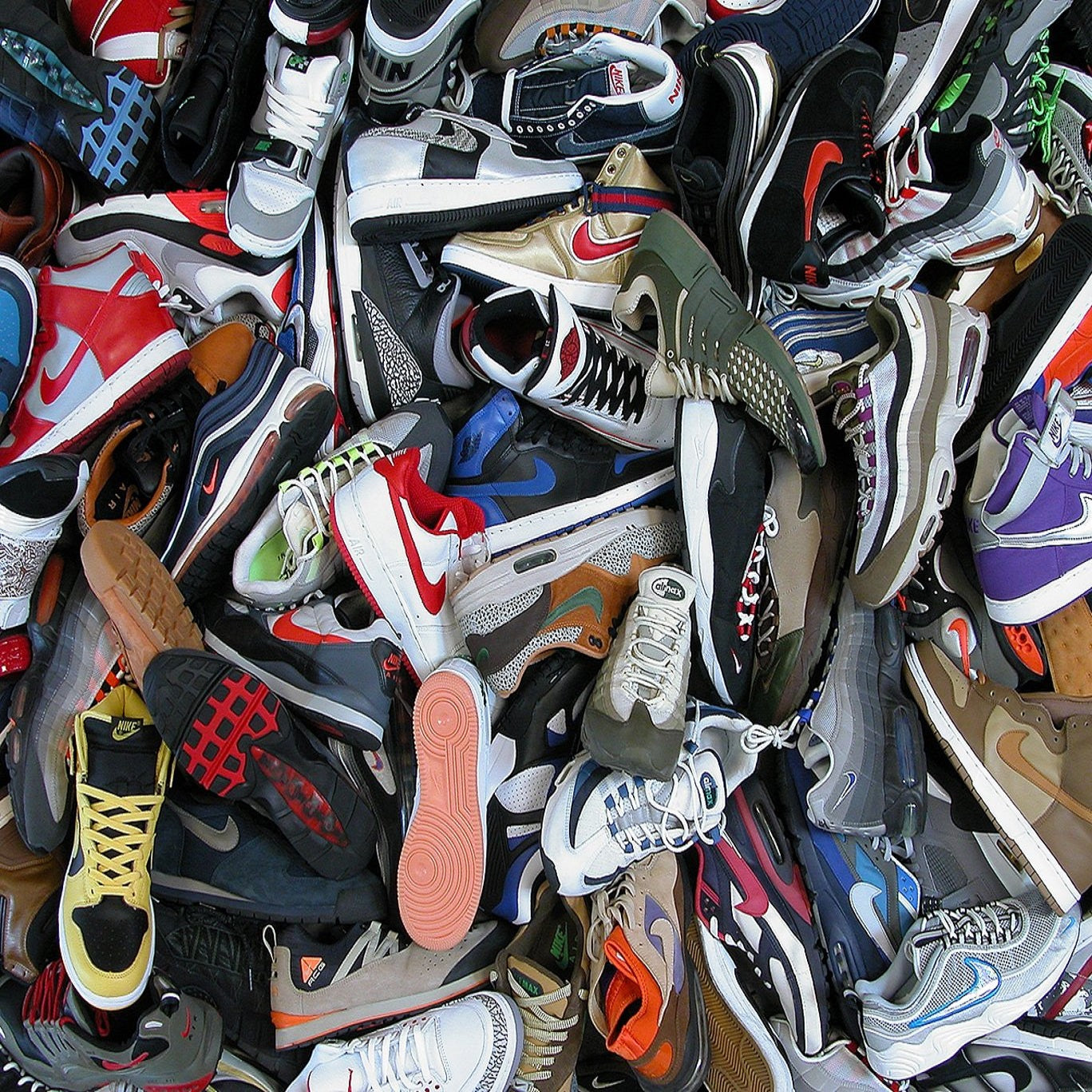 Sneakers