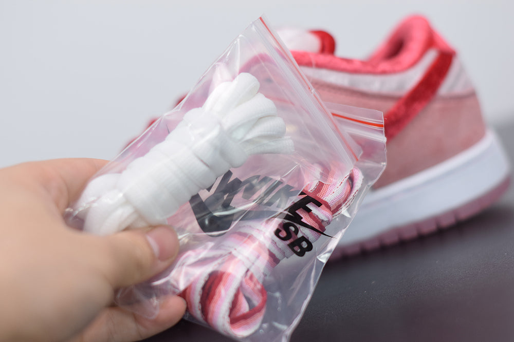 Tênis Nike SB Dunk Low Strangelove