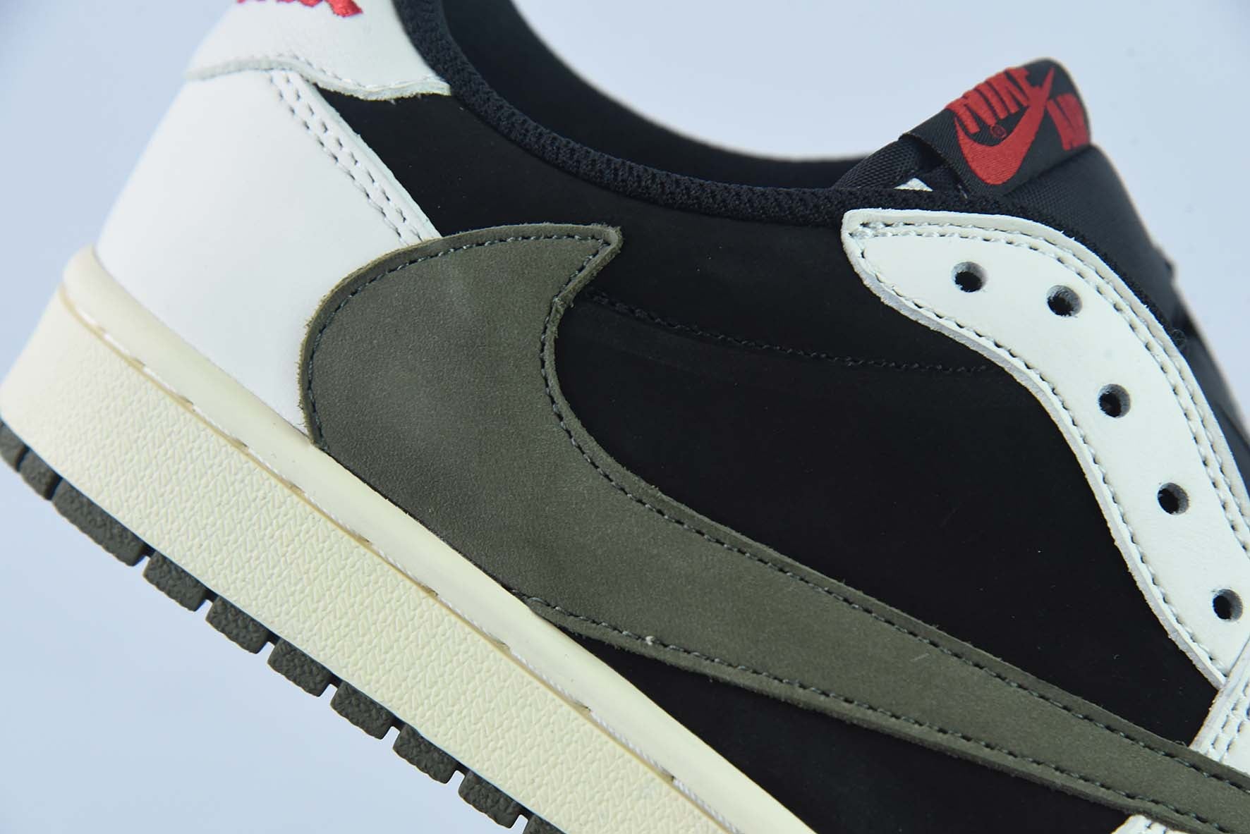 Tênis Jordan 1 Retro Low OG SP Travis Scott Olive (W)