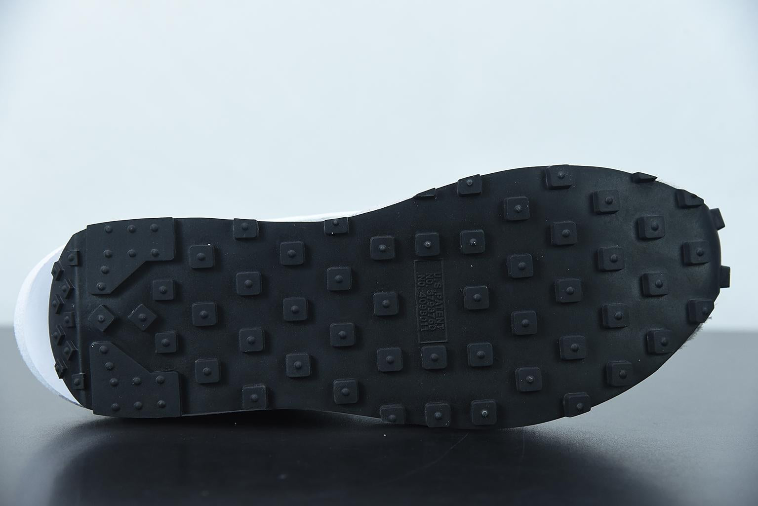 Tênis Nike LD Waffle SF sacai Fragment Grey