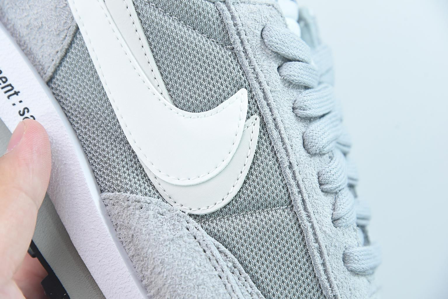 Tênis Nike LD Waffle SF sacai Fragment Grey