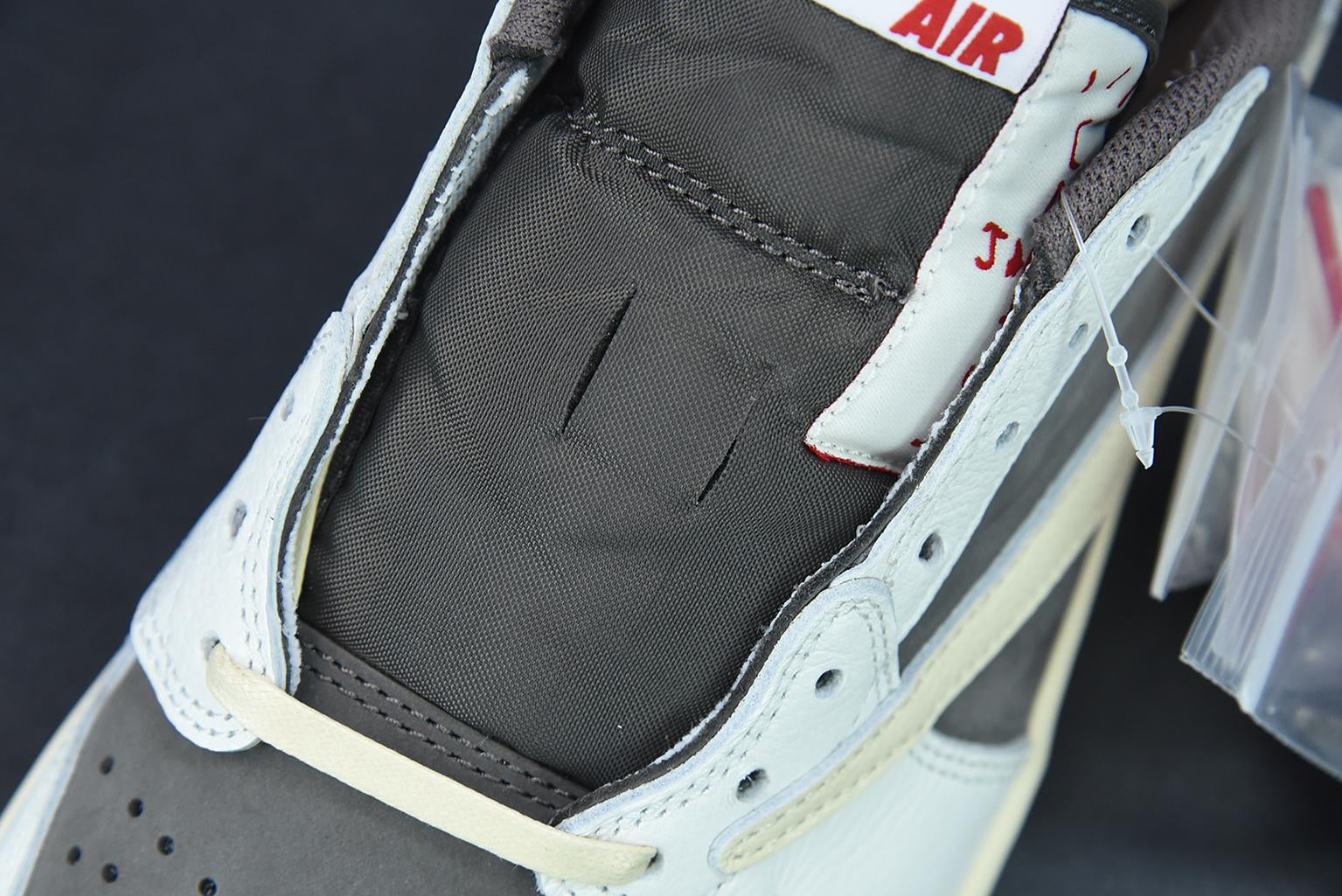 Tênis Jordan 1 Retro Low OG SP Travis Scott Olive (W)