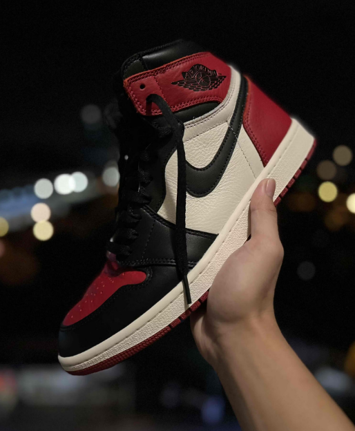 Tênis Jordan 1 Retro High Bred Toe (W)