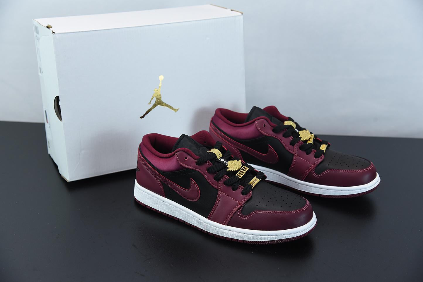 Tênis Jordan 1 Low Dark Beetroot Black (w)