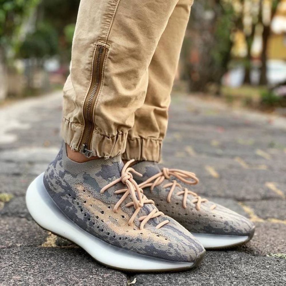 Tênis AdidasYeezy Boost 380 Mist Reflective