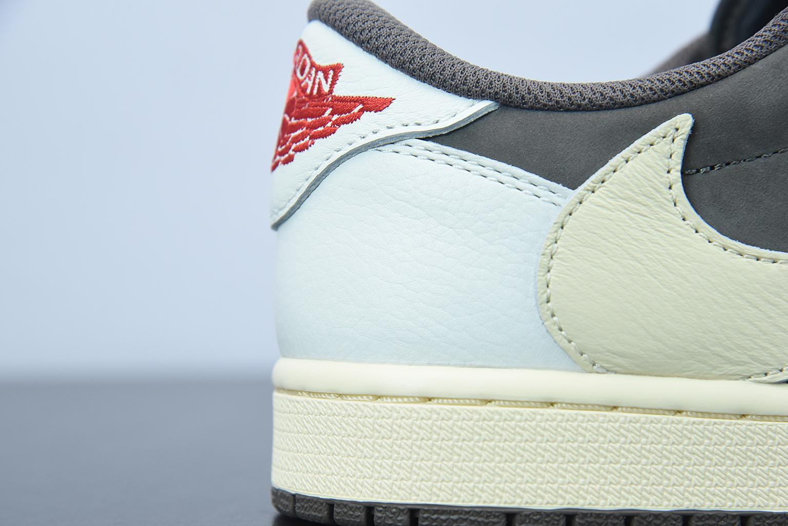 Tênis Jordan 1 Retro Low OG SP Travis Scott Olive (W)