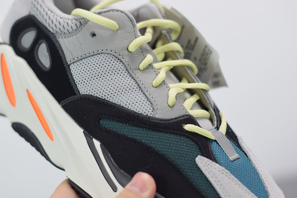 Tênis Yeezy Boost 700 Wave Runner (2017/2023)