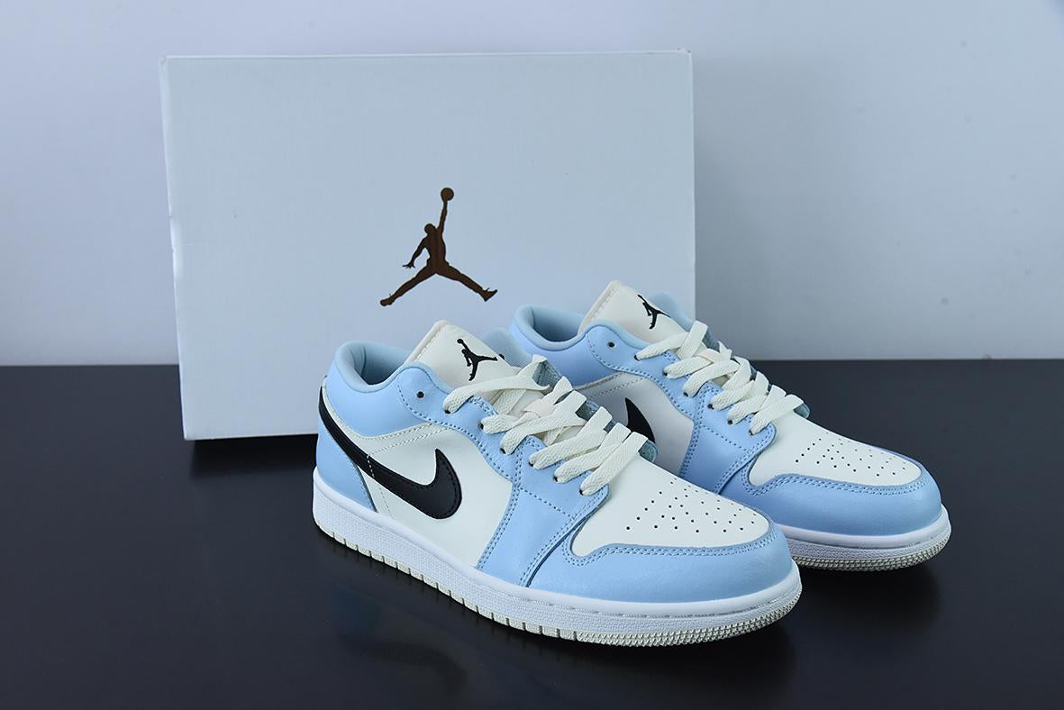 Tênis Air Jordan 1 Low GS Ice Blue