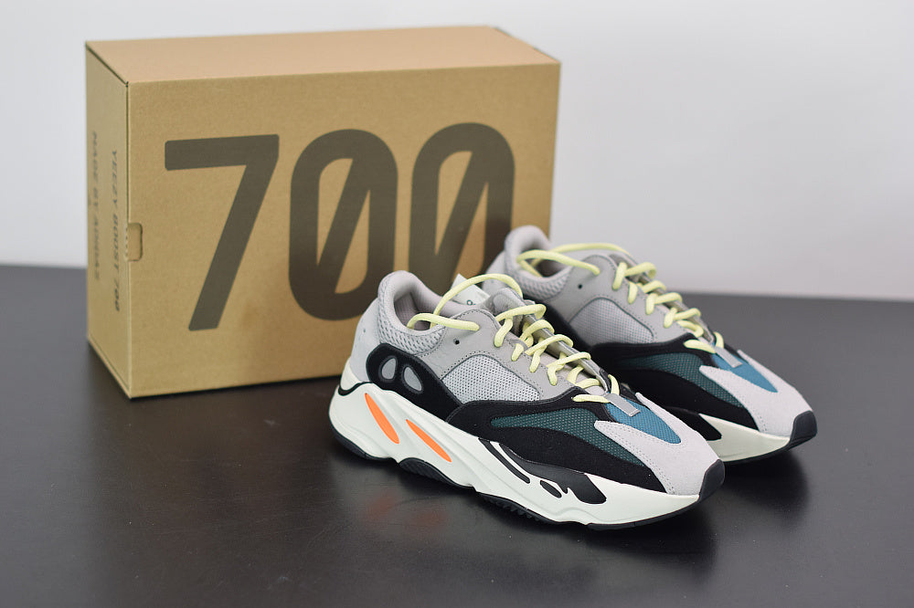 Tênis Yeezy Boost 700 Wave Runner (2017/2023)