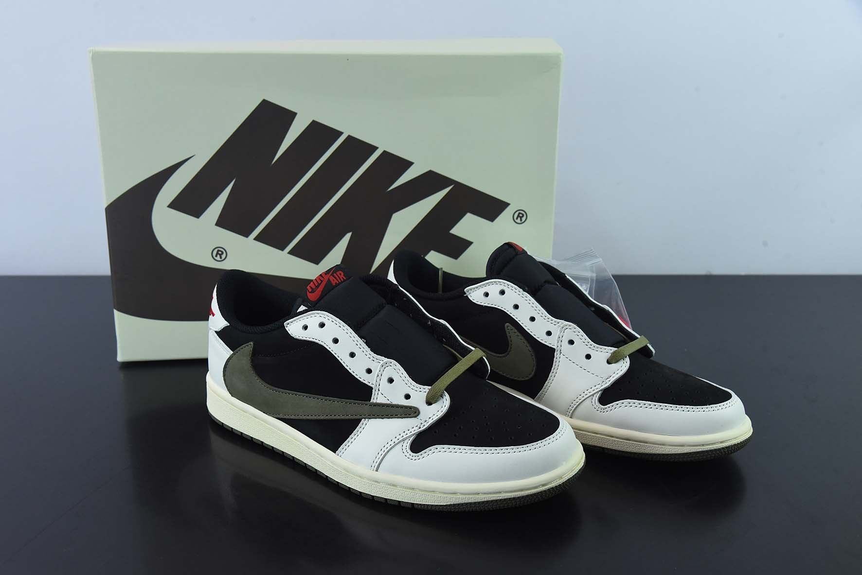 Tênis Jordan 1 Retro Low OG SP Travis Scott Olive (W)