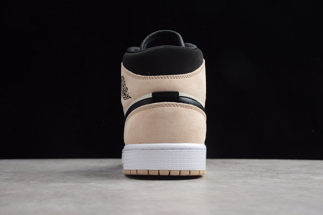 Tênis Jordan 1 Mid Barely Orange (w)