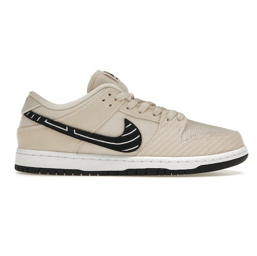 Tênis Albino & Preto x Nike SB Dunk Low Pearl White