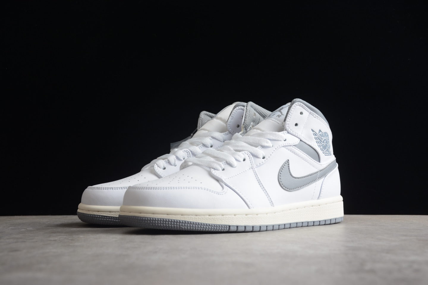 Tênis Jordan 1 Retro High 85 Neutral Grey