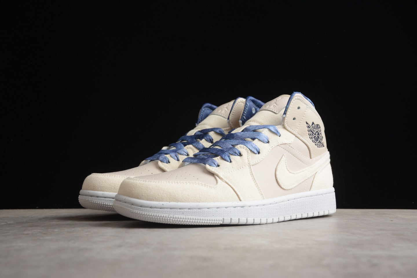 Tênis Jordan 1 Mid SE Sanddrift