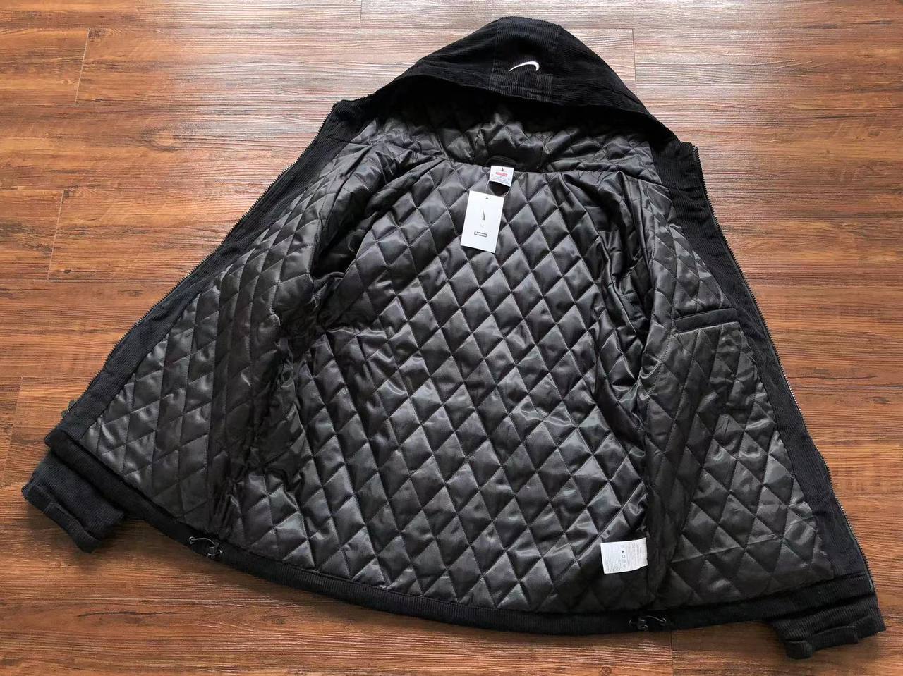 Jaqueta Supreme x Nike